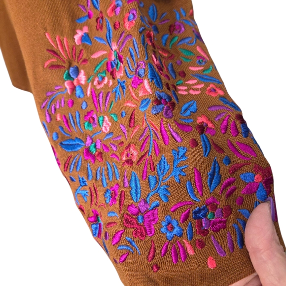 Cozy NWT Whisper Knit by Louis Dell Olio Embroidered Sleeves Top Plus Size 2X - Picture 2 of 6